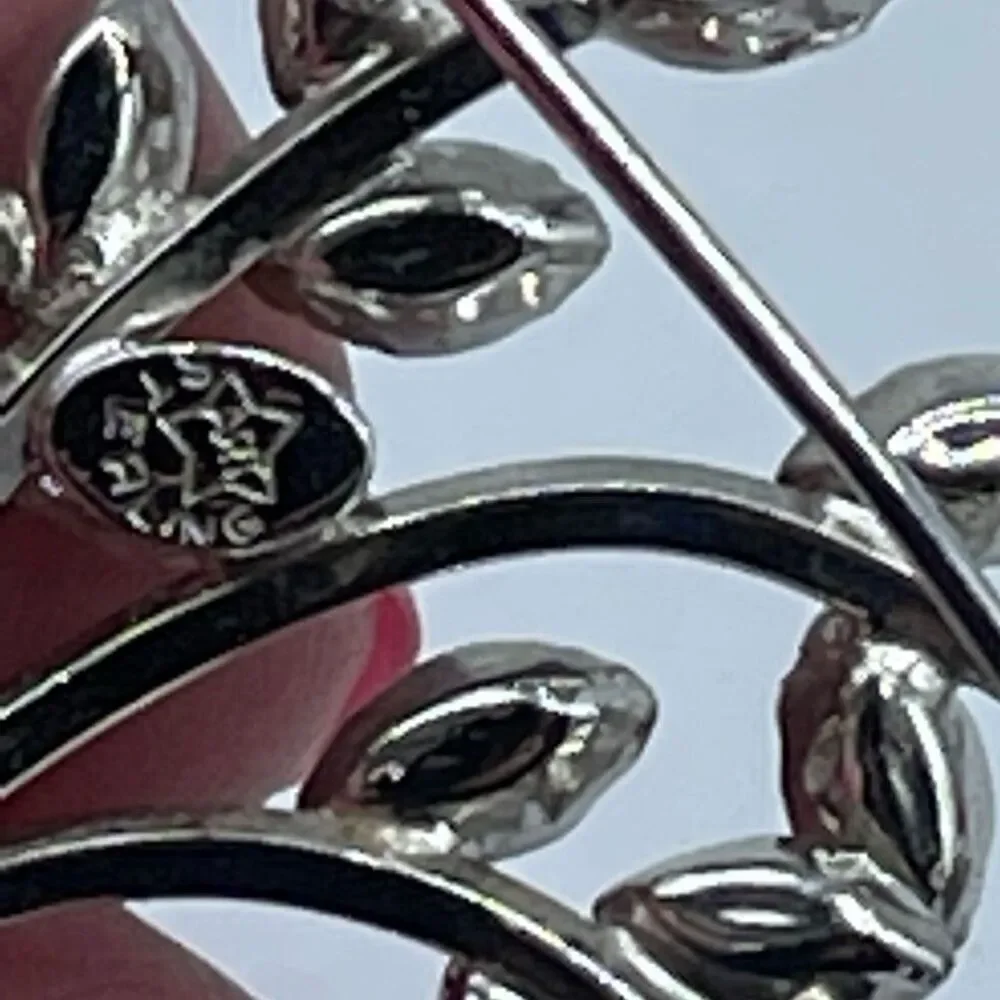 Vintage Art sterling silver rhinestone brooch.